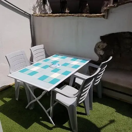 Luna Meuble *** Climatise A Village Holiday home *
